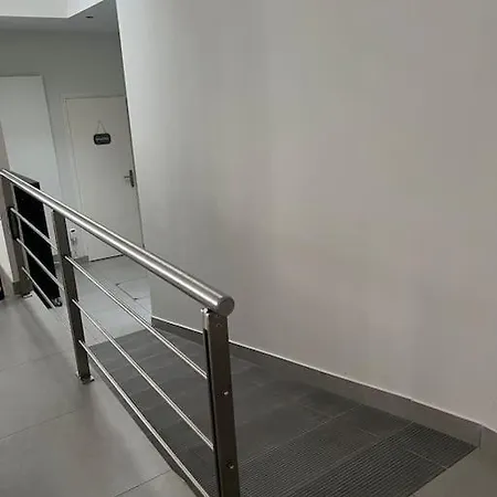 Lägenhet Loft 136m2 A 2 Pas Du Chateau - Parking Prive